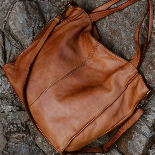 Skóra naturalna, a skóra ekologiczna - który materiał wybrać na torebkę damską?