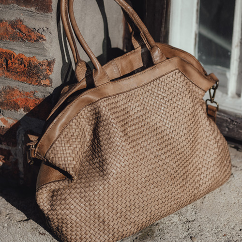 Najlepsza torebka na tę jesień może już wisieć w Twojej szafie